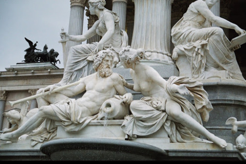 Zeus and Hera - Athena Fountain by Carl Kundmann, Josef Tautenhayn and Hugo Haerdtl, 1893-1902. Aus