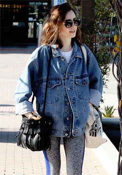 dailylilycollins:  Lily Collins   seen leaving a supermarket in West Hollywood on January 26th 2017