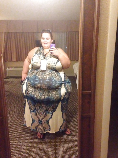 big-jean-ssbbw:  Wanna fuck a horny BBW? - CLICK HERE!