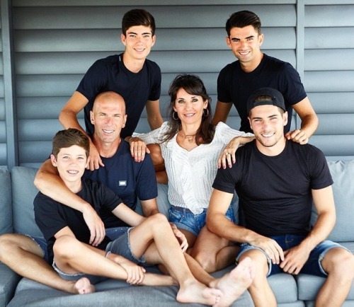 The first “good bye” of this year. Difficult and painful because unexpected. It was a pleasure to publish photos / information / videos with this amazing family. It was wonderful to have them again in Real Madrid Family.
Veronique, a wonderful woman,...