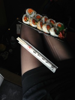 thinsiqnificants:  I’ve been craving sushi