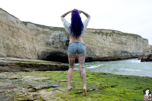 suicidegirlslover:    Boomie Suicide   