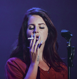 dellrey:  Lana performing in Denmark 13/06/14