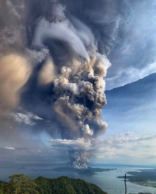 Be Safe Everyone.
#taalvolcano 🙏🏼
.
.
📷by : @coffee_dante https://ift.tt/2t1deVZ