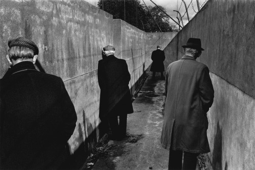 hrh-prince-jean-francois:  luzfosca:  Josef Koudelka Ireland, 1976 Thanks to wonderfulambiguity  Mens place ! 