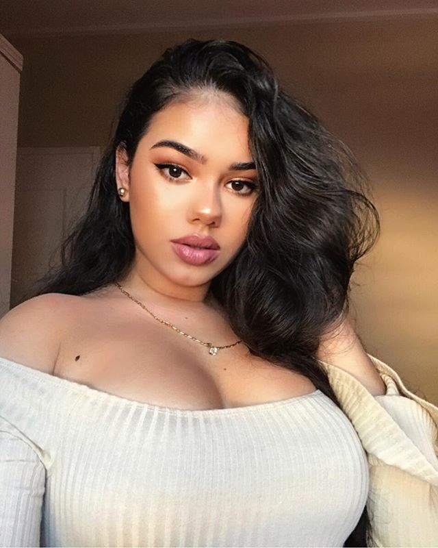 eroticlover4life:  👀OH GOOD GAWD ALL MIGHTY!  😍😩