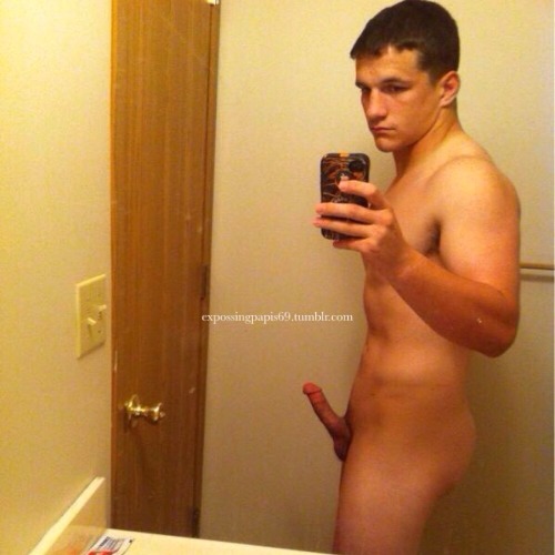 expossingpapis69:  www.expossingpapis69.tumblr.com  Sexy Cowboys 😏🔥