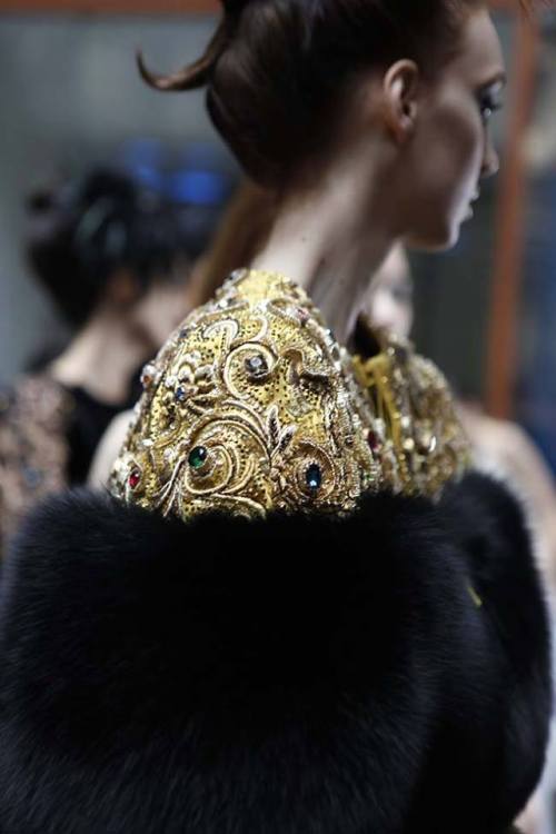 Guo Pei Couture Fall/Winter 2016 (backstage)