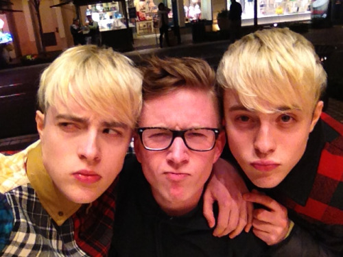 tyleroakley:Just ran into Jedward. Normal.