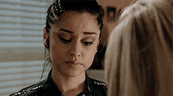 nothing-but-chill-vibes:  seydous-deactivated20151028: Faking It 2.08  Unf Reagan is so hot😍 