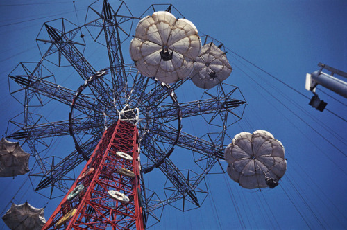 newyorkthegoldenage: burningstandard: Color Photos of the 1939 New York World’s Fair Source: T