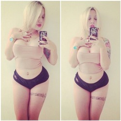 jehsuicide:  Jeh Suicide girl selfiehttp://fatlossfactormax.com/ellys-angela-model-instagram-stunning-pictures/