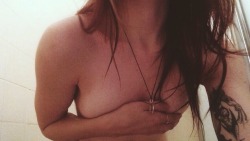 phannntasia:  Nothing wrong with small boobs.