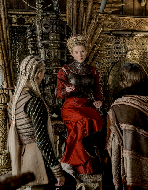 suirisblack:Lagertha in 4x17