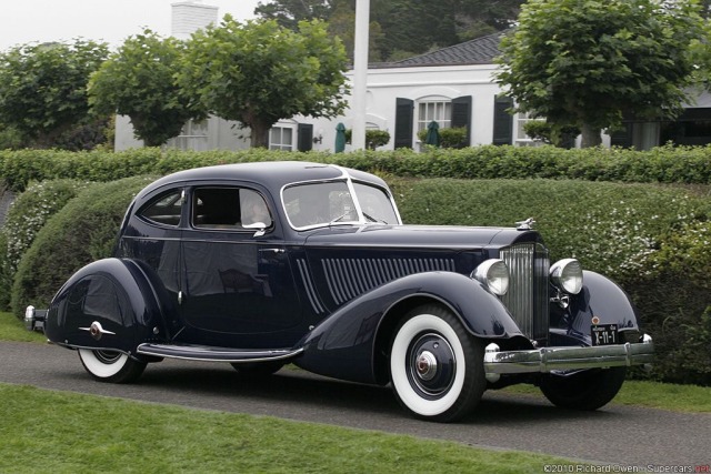 doublesixdaimler:A 1934 Packard Twelve 1106 Coupé on a shorter wheelbase and I think