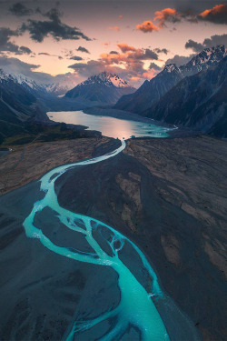 banshy:  Tasman Lake by: Max Rive