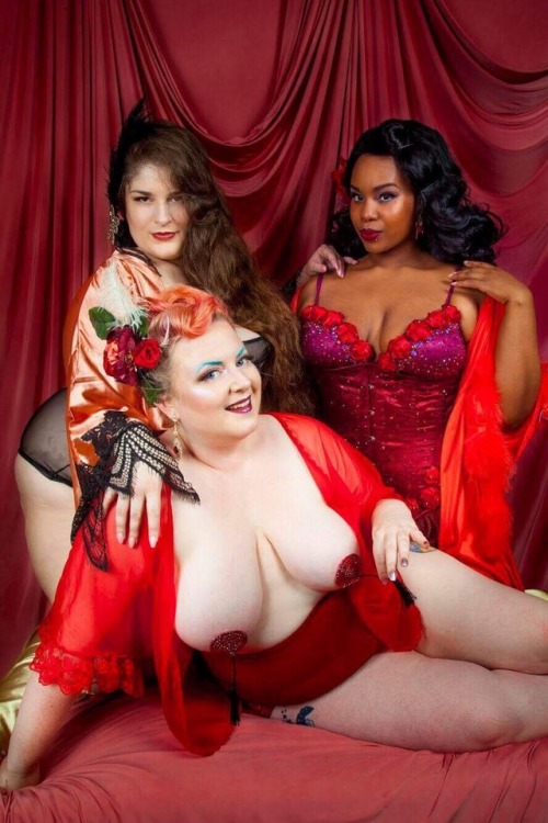 iridessence:The Femme FATales are happy to present The Intimate Show! It’s our updated take 