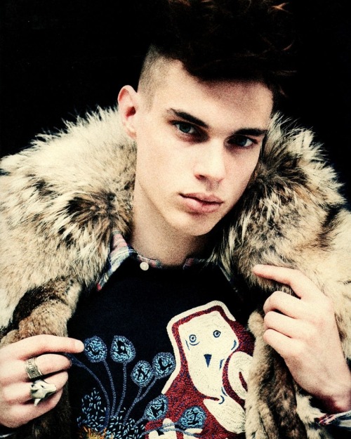 vispreeve:  “Band of Outsiders” | Twist #6models: Chris Tanner and Francois Verkerkphotography: Sune Czajkowski styling: Birgitte Mahrt 