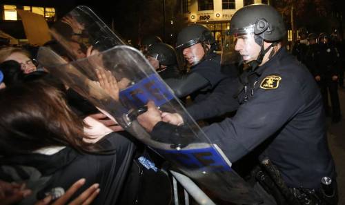 the-gasoline-station:  Berkeley to Brooklyn: Protesters Challenge Police Violence Hundreds in Berkeley and Brooklyn protested grand jury decisions not to indict white police officers in the deaths of two unarmed black men. Source: NBC News 