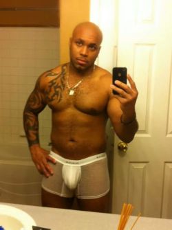 bigboimarc:  A Tatted Sexi Daddy…..Bald