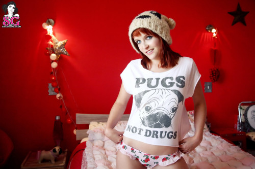 suicidegirls-southafrica:  Lunar Suicide - Pugs not Drugs For more South African SuicideGirls Sponsored by past-her-eyes.tumblr.com 