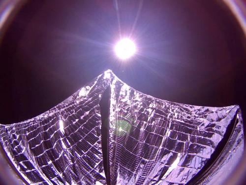 selantalksaboutspace:The LightSail craft finally deployed its sail!! If you’ve been following this m