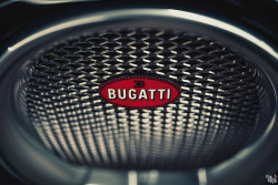 automotivated:  Bugatti Veyron Sang Noir by TheGlassEye.ca on Flickr. 