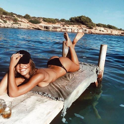 girlsoffitnessandrecreation:   Model: Alexis RenCountry: USALocation: Ibiza, SpainDate: 08-Oct-2016 
