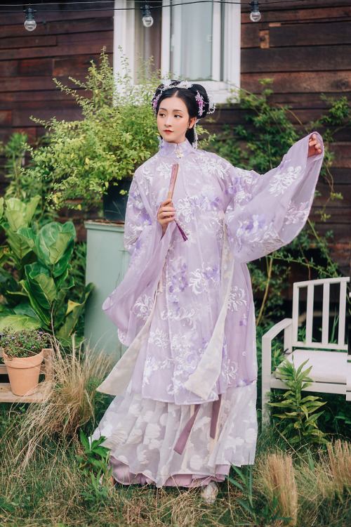 Chinese hanfu by 彩云间