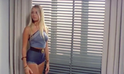 loves-of-a-blonde:  Blue Jeans (1975)