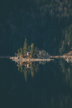 w-canvas:  Island Escapes by Johannes Hoehn 