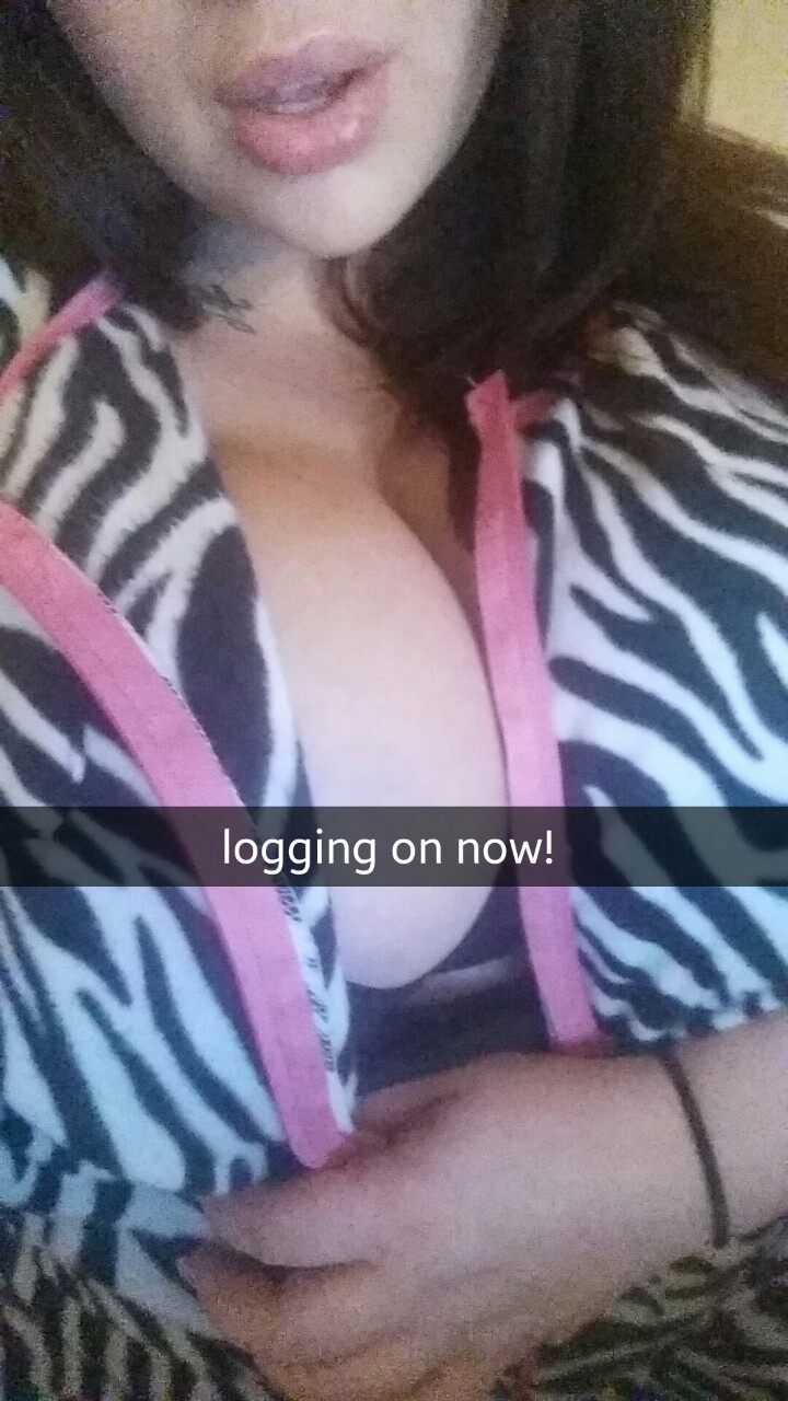 thejohnnyrocco:  housewifeswag:  bit.ly/HWS-MFC   This woman is absolutely perfect