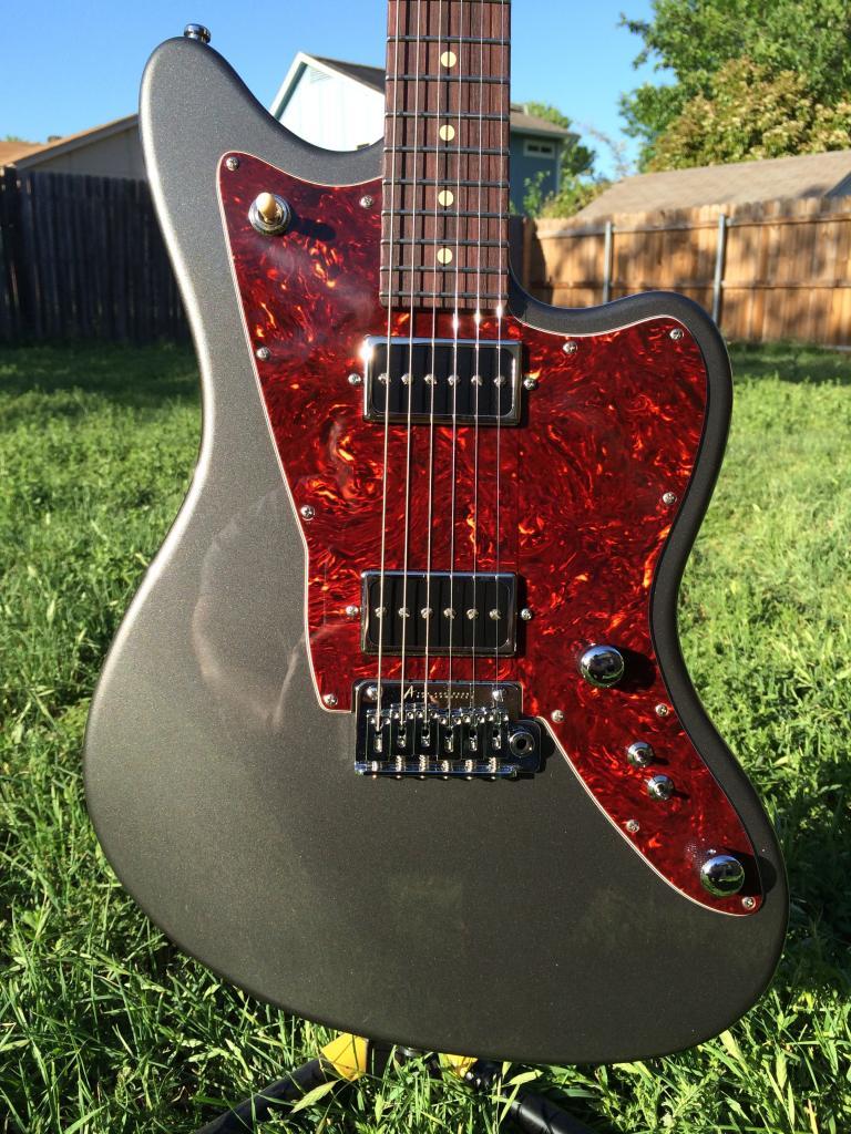 guitarlust:  Anderson Raven in Charcoal Metallic. 