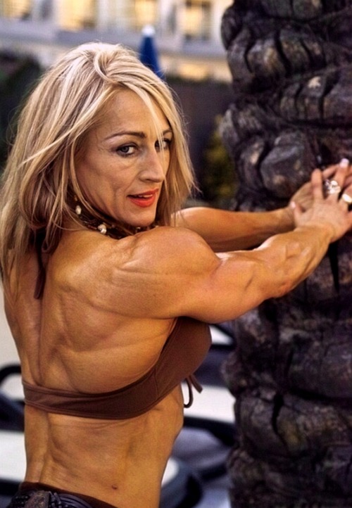 loveoffemalemuscle:  Jo Stewart - what I wouldn’t give to know her personally! 