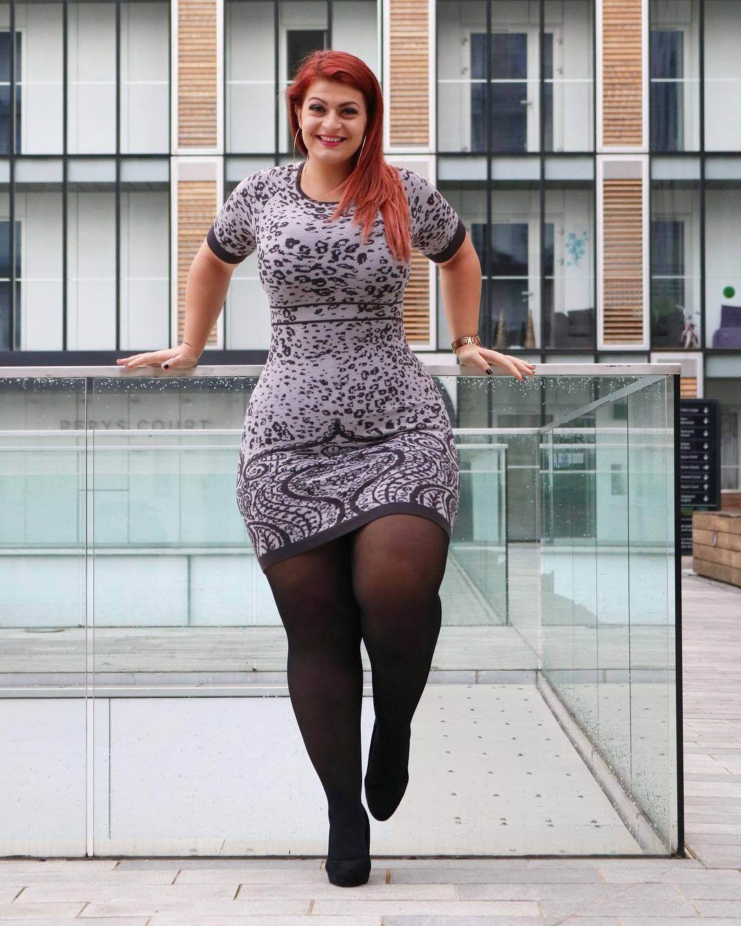 planetofthickbeautifulwomen2:  Romanian Curvy Beauty in Britain Ioana Chira AKA Ioana