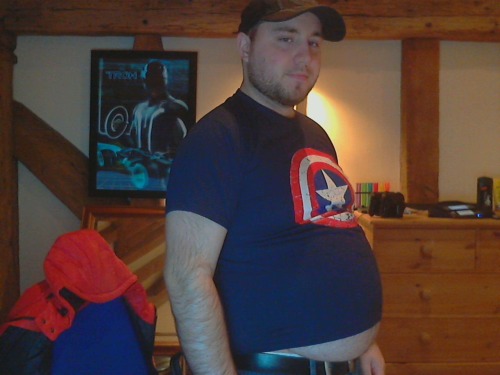 growingmygut:  Late Tummy tuesday… going to start posting again…feeling a gain coming on in the near future… just revisiting some old shirts