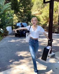 XXX joyhearv:Rosé girlfriend material photo