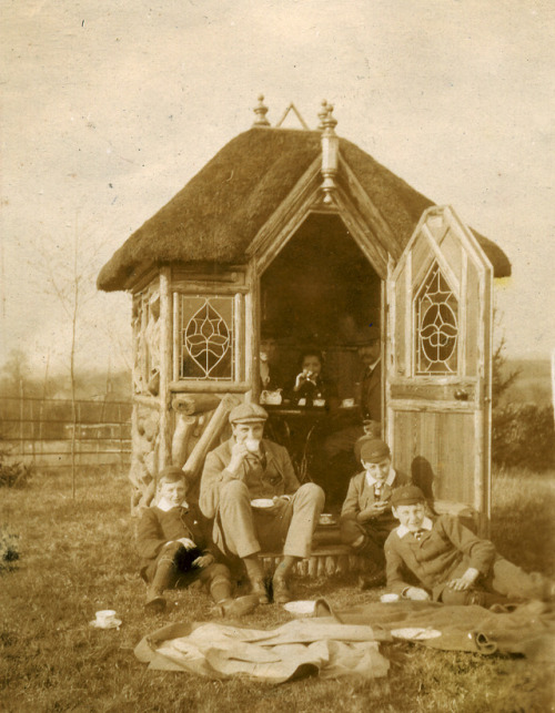onceuponatown: Tiny houses are so hot right now.  Edwardians enjoying some afternoon tea. Unkno