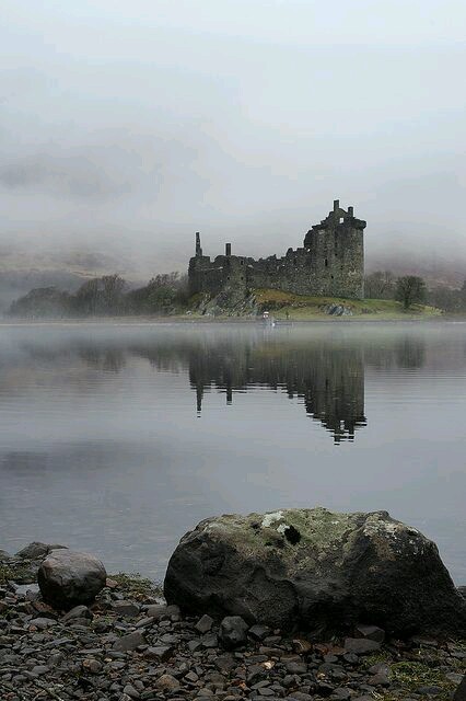 madness-and-gods:Kilchurn Castle is a ruined 15th and 17th century structure on a rocky peninsula at
