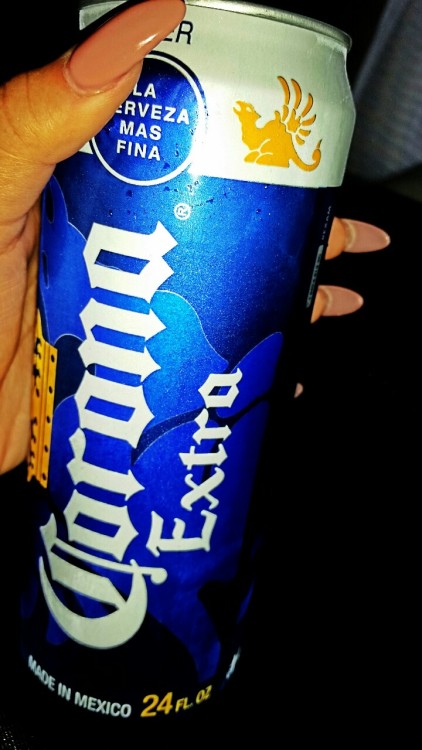 labuenaylamala:  a calmar la sed un poco hahaaa SALUD! 😉✌