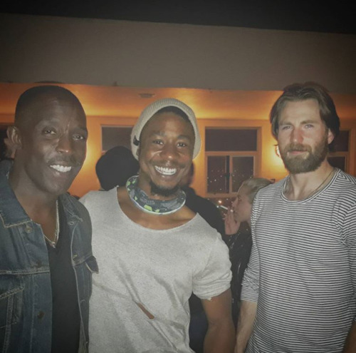 weheartchrisevans: kenjimurapa: Chilling with Michael K Williams and Chris Evans. Awesome gents. Epi