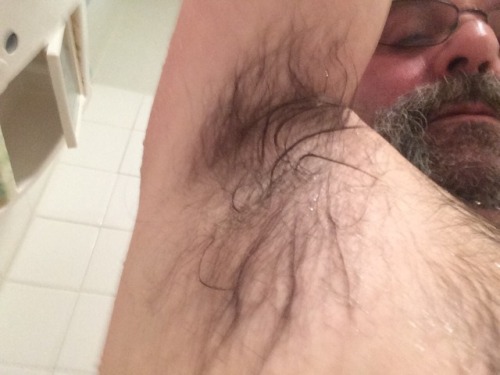 armpitstench:Me …ҩ( ◤( `´ )◥ Your armpits are fuckin’ male sex organs!