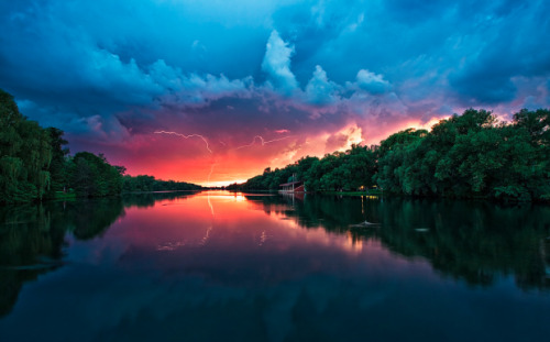 Sex blazepress:  Incredible Photographs of Storms pictures