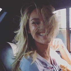  @AnnaBanks: Having a blast driving to the beach house for a weekend getaway with