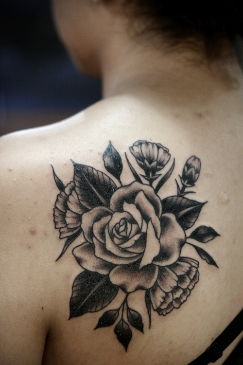 wonderlandtattoospdx: Second tattoo by our lovely guest Annie Alonzi! Black rose + carnations for Al