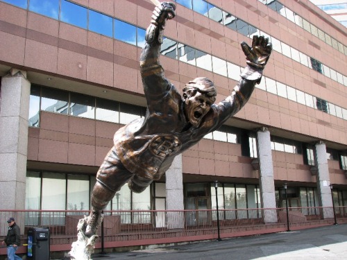 strawberry-fox:Some dope ass statues in Boston! I was terribly lucky with the weather.Ahahahaha Reve
