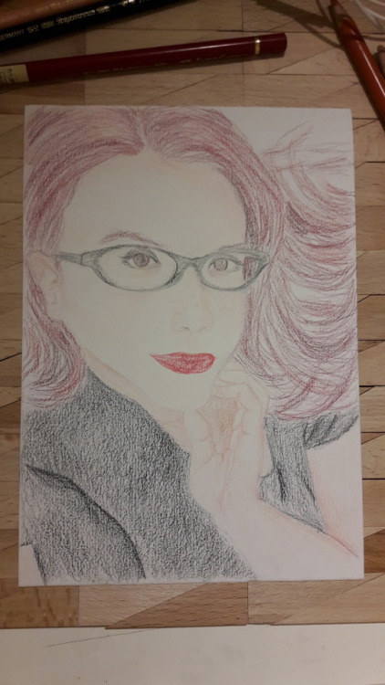 I’ve been drawing lovely strangers’ selfies for a uni project. Here’s the stunning @bellasparklesmod