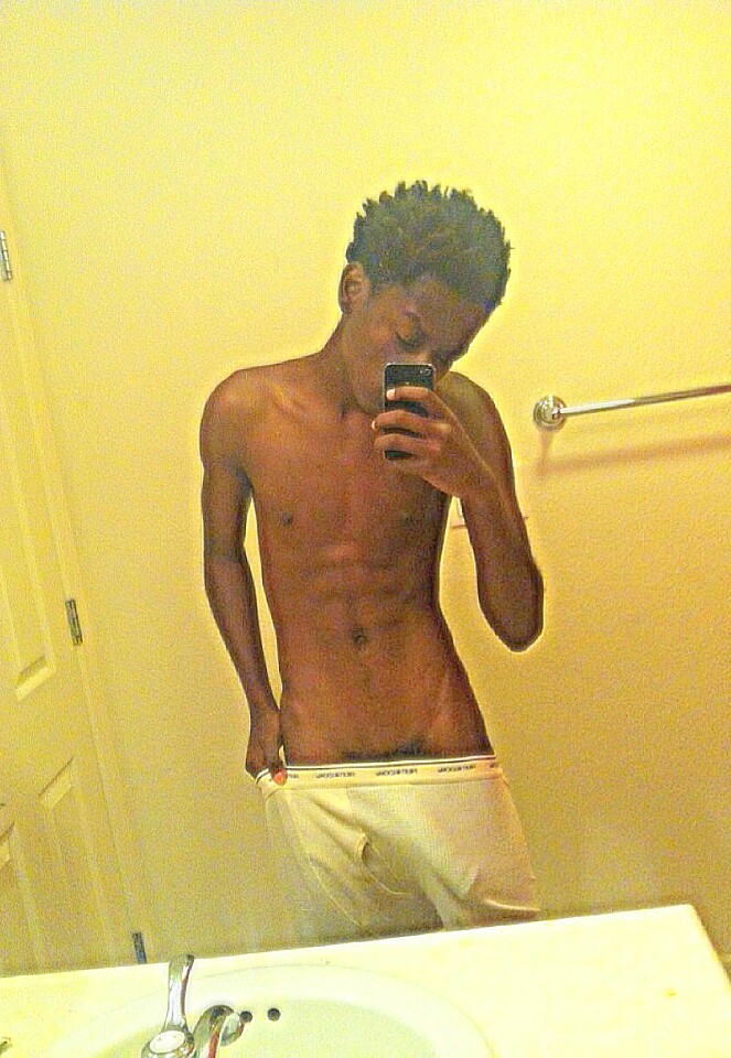 black-dicks-r-us:  HORNY FOR BLACK DICK? There are over 10,000 Black Gay Videos @