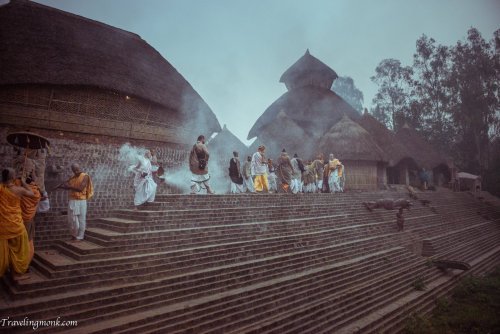 Iskcon Mayapur Gurukula, a example of traditional bengali hut style, West Bengal, photo by Indradyum