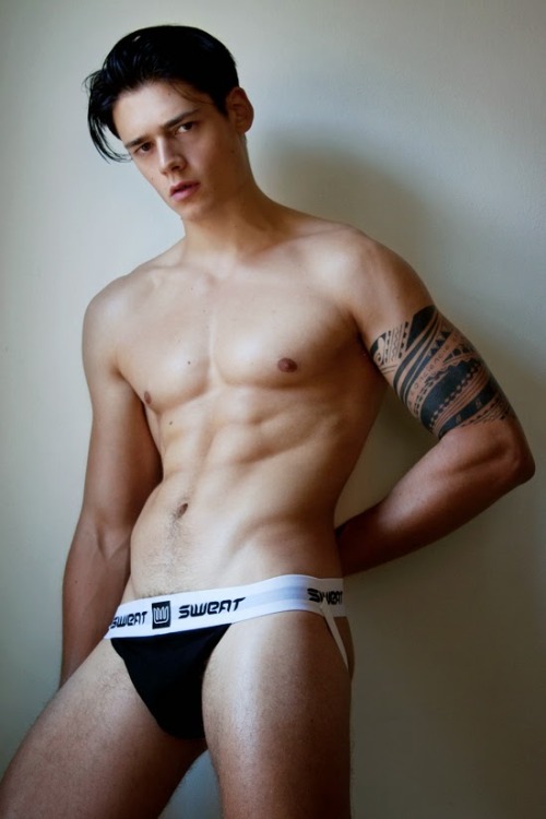 lesguys:  Mario Leon Adrion by Sean Gomes